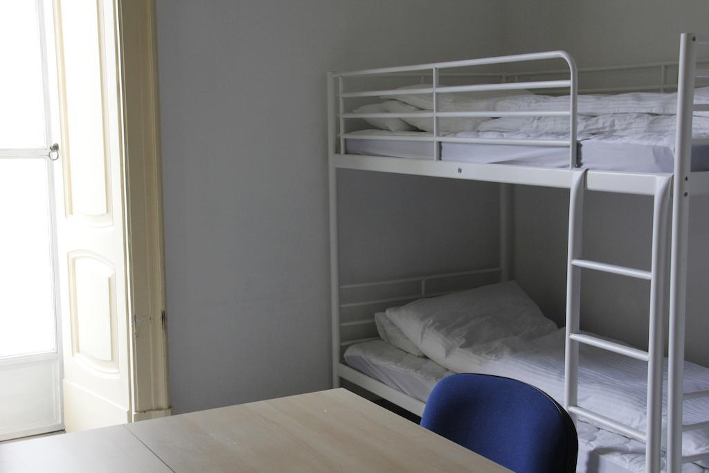 نابولي Youthhome B&B الغرفة الصورة