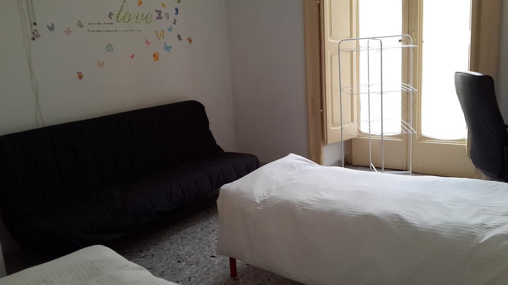 نابولي Youthhome B&B المظهر الخارجي الصورة